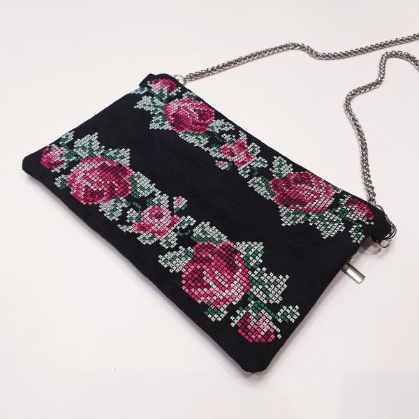 Cross-stitch roses clutch bag Project in the Hoop and photo manual
