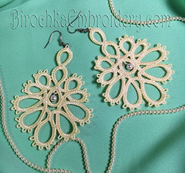Free Standling Lace Earrings