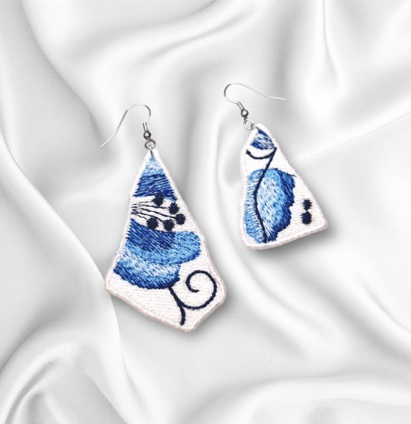FSL earrings in Gzhel glass style, machine embroidery design