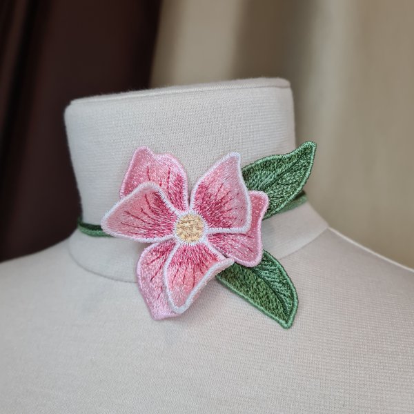 Machine embroidery design for a choker, brooch, head or wrist decoration “Magnolia” using the FSL te