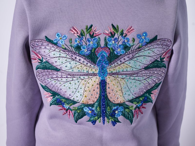 Machine embroidery design “Dragonfly in flowers”