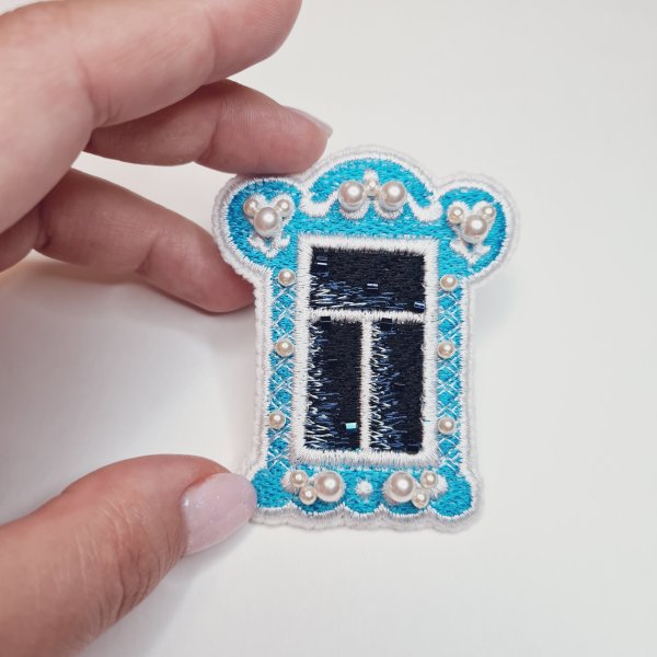 Machine embroidery design for art therapy: Brooch "Antique Window"